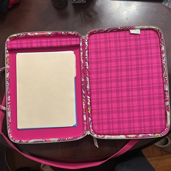 Vera Bradley 17" Hard Laptop Bag - Picture 9 of 9